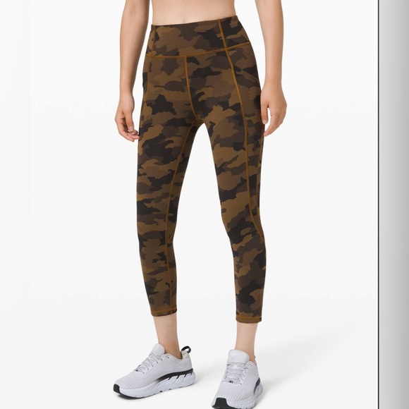 Lululemon Time To Sweat Crop 23"
Size 4
Heritage 365 Camo Burnt Caramel - Picture 2 of 12